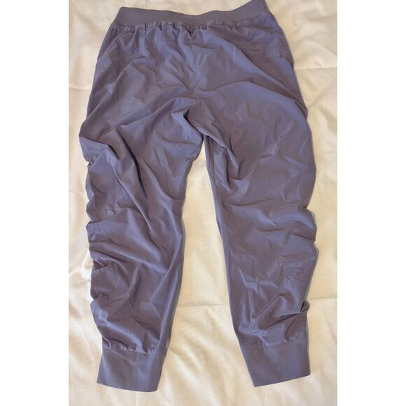 EUC Athleta Lightweight Attitude Pant, Tempest Violet, Sz 6 PETITE - Picture 4 of 6